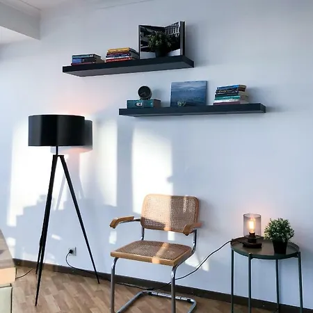 Cosy, Modern Studio With An Awesome View Of アパート